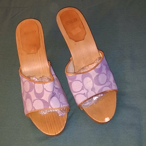 Authentic Coach clogs, size 9 - Picture 6 of 9